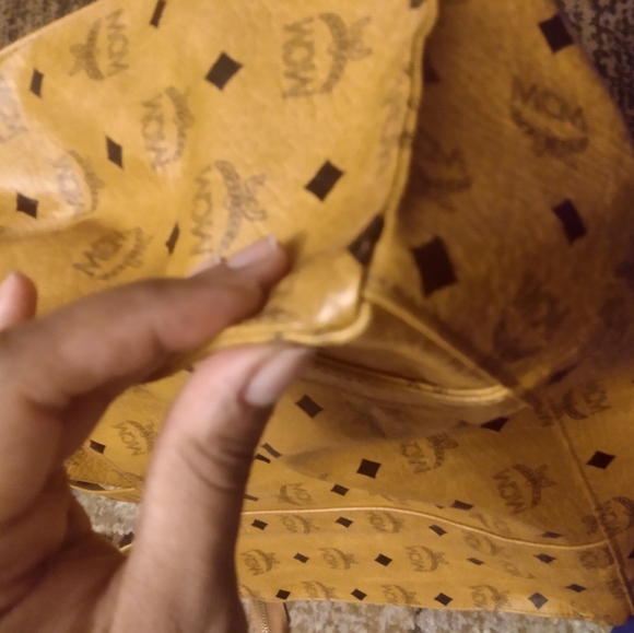 MCM Tote 🤎🖤 - Picture 6 of 16